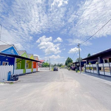 Auranad Tinyhouse Bandar Tanah Merah Wifi Netflix Экстерьер фото