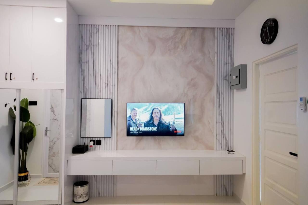 Auranad Tinyhouse Bandar Tanah Merah Wifi Netflix Экстерьер фото