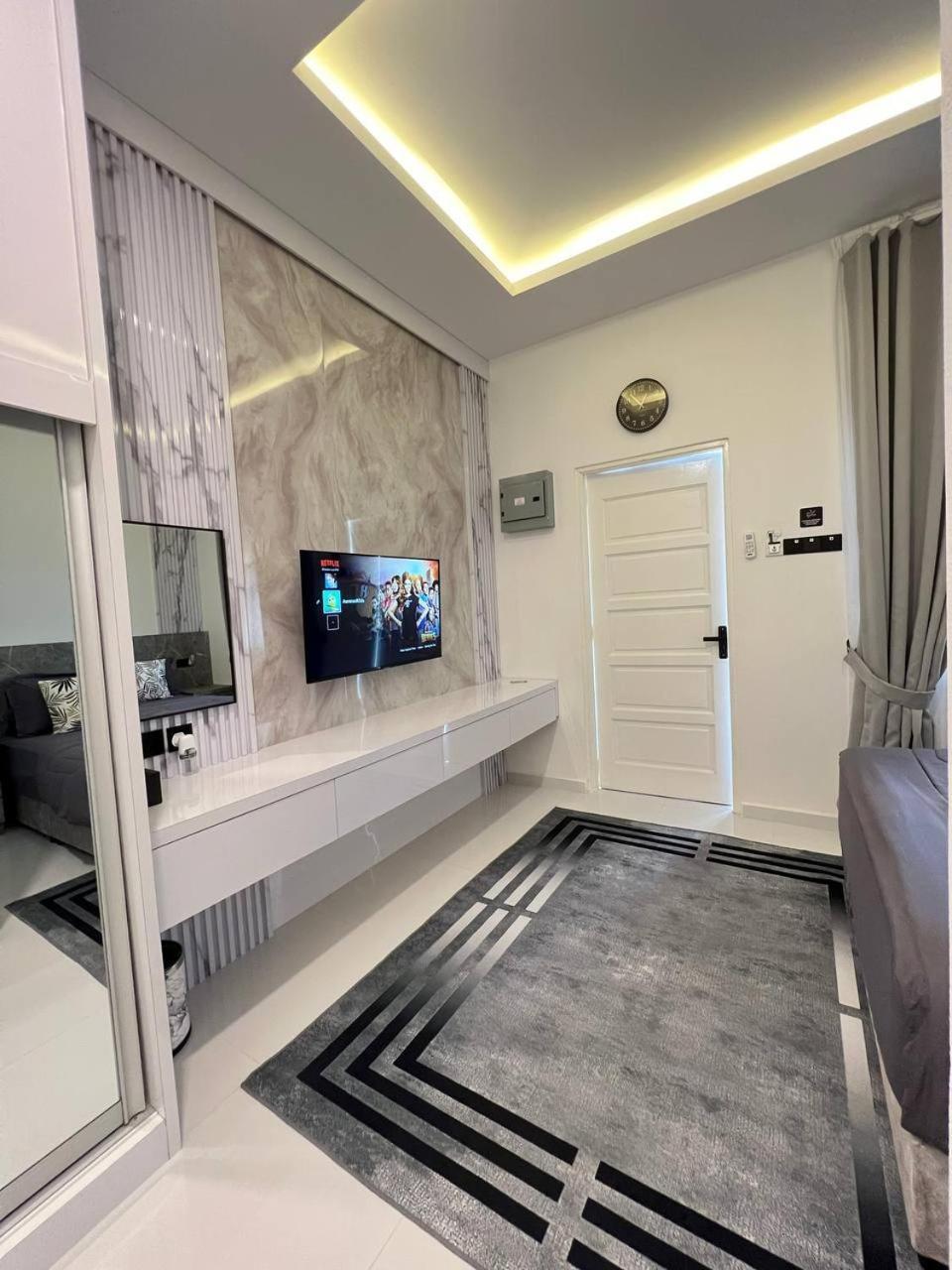 Auranad Tinyhouse Bandar Tanah Merah Wifi Netflix Экстерьер фото