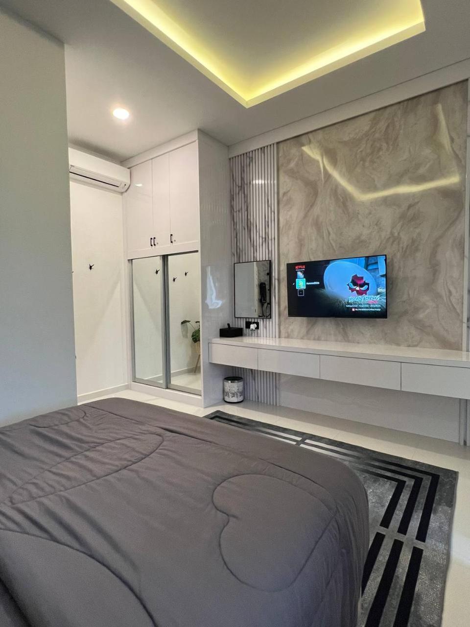 Auranad Tinyhouse Bandar Tanah Merah Wifi Netflix Экстерьер фото